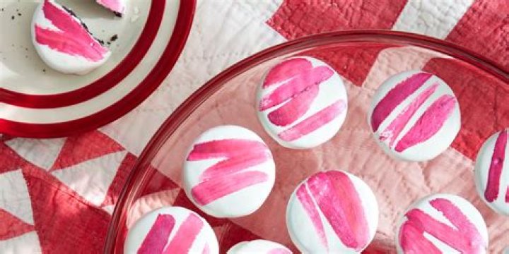 Best Striped Peppermint Sandwich Cookie Recipe