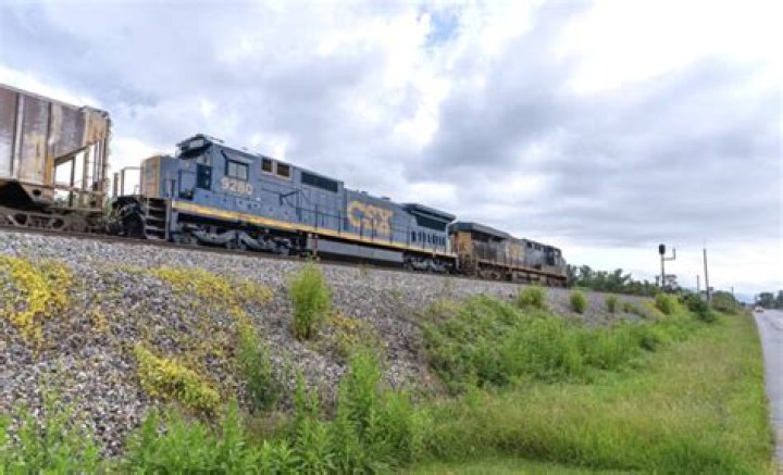 CSX rekindles its relationship with venerable Dash-8 locomotives