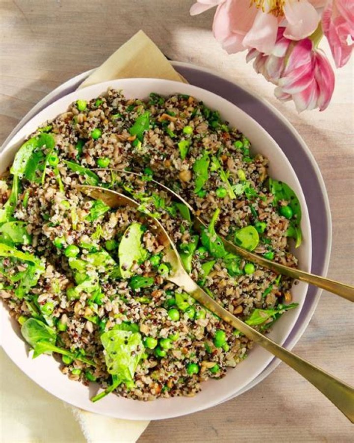 Farro and Quinoa Salad with Spinach and Peas Recipe