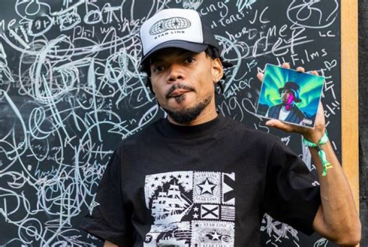 Jay Z Has A Little Fun On Twitter & Lists Nicki Minaj & Chance The Rapper As Inspirations