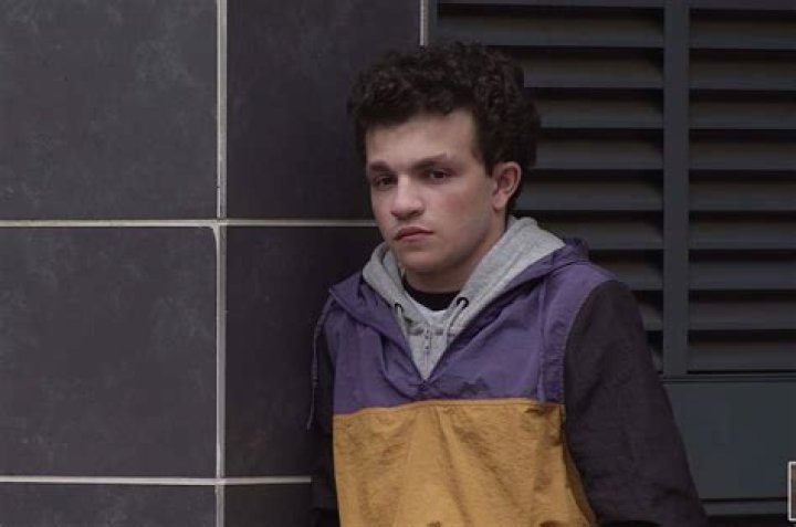 Who plays Simon Barlow in Coronation Street? Who is Alex Bain?